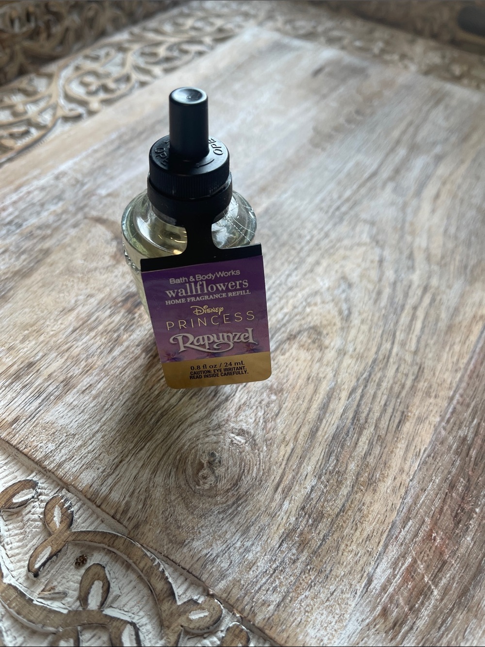 Bath & Body Works Princess Rapunzel Wallflowers Refill - Purple & Gold - Picture 1 of 3